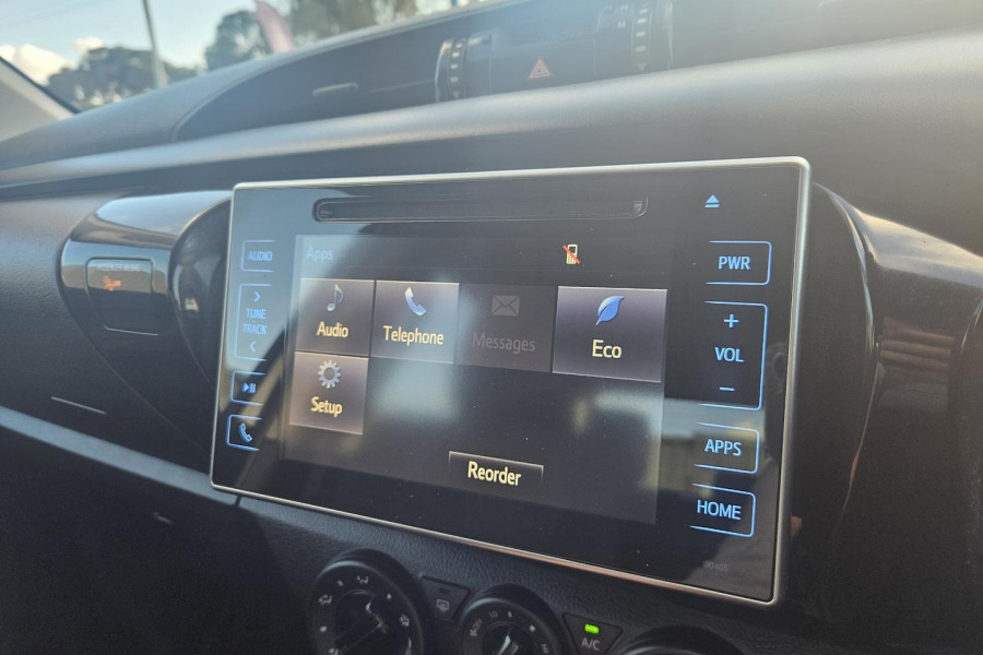 2020 Toyota HiLux  SR Dual Cab Cab Chassis Image 23
