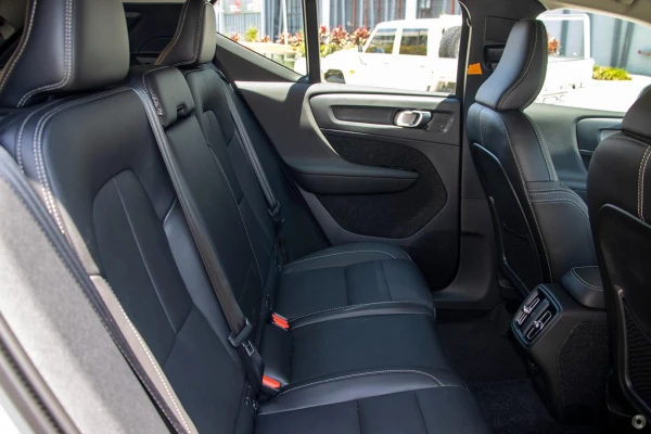 2026 Volvo XC40 XZ Plus B4 SUV Image 7
