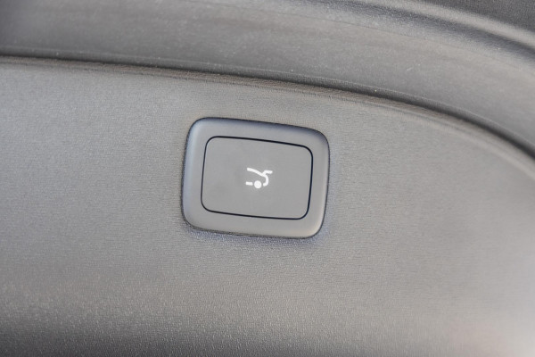 2025 MG IM6 S12L Platinum SUV Image 11
