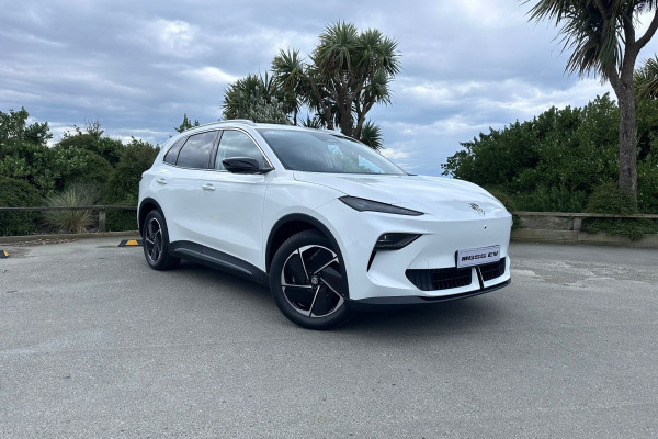 2026 MY25 MG MGS5 EV ZS3EM Essence 62 SUV Image 1