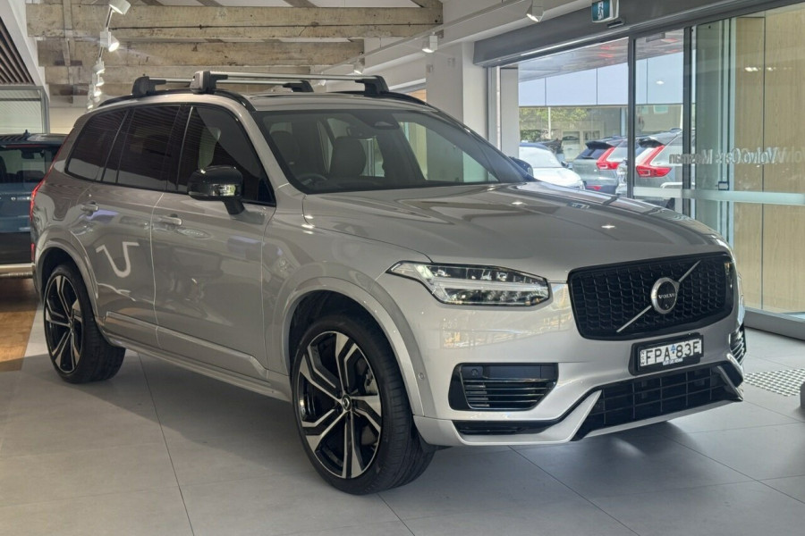 2024 Volvo XC90 L Series Recharge Ultimate T8 Plug-In Hybrid SUV Image 9