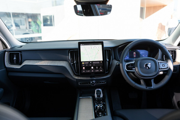 2025 MY26 Volvo XC60 UZ Plus B5 Bright SUV Image 4