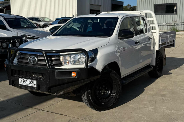 2018 Toyota HiLux 1Y46270EQ SR Cab Chassis Image 3