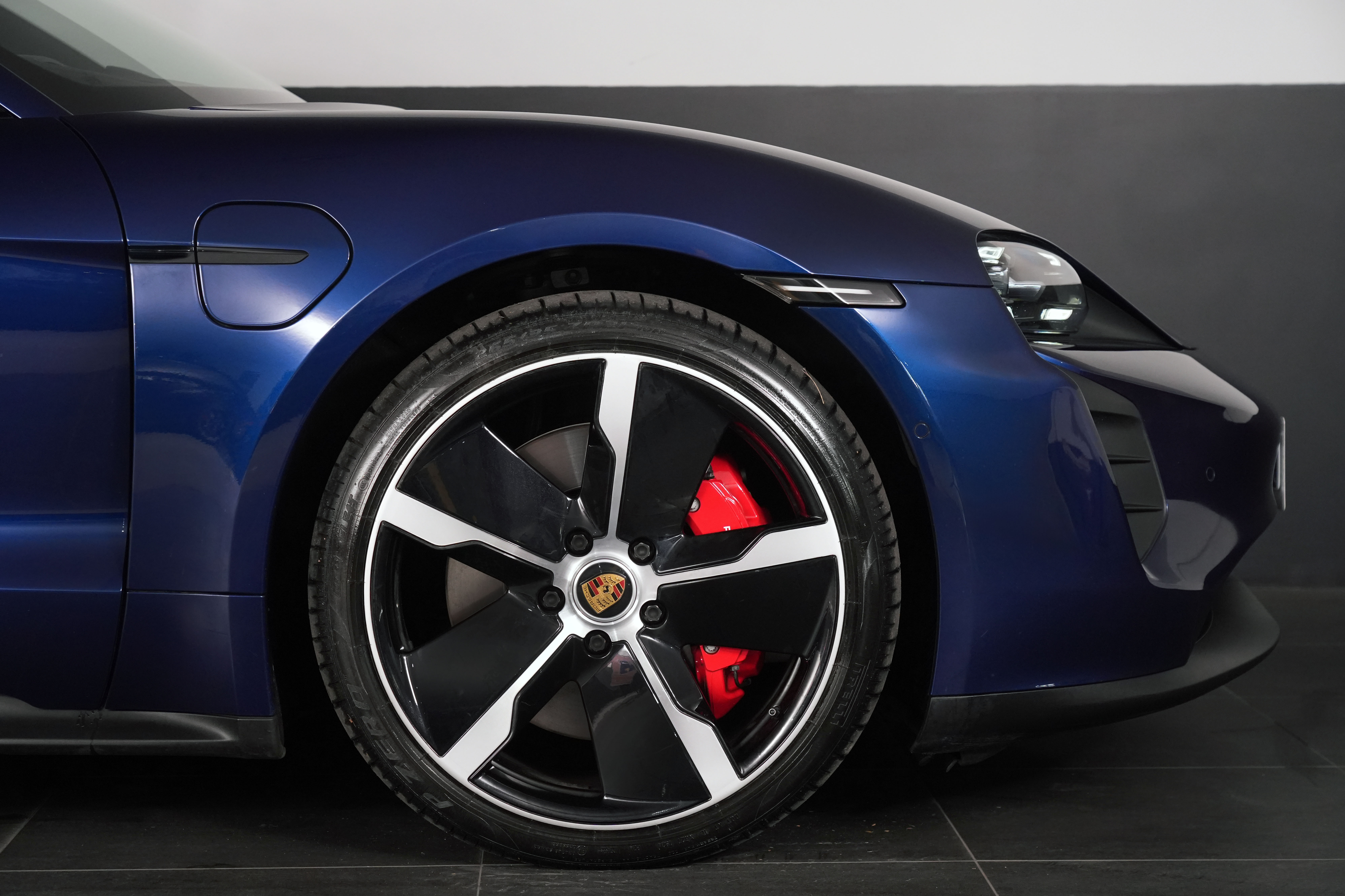 2023 Porsche Taycan GTS Coupe Image 25