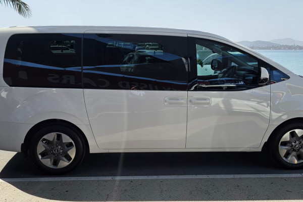2025 MY26 Hyundai Staria US4.V3 SUV Image 8