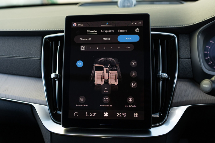 2025 MY26 Volvo XC90 L Series Ultra B5 Dark SUV Image 28