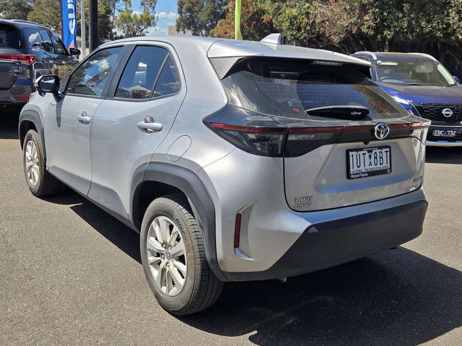 2021 Toyota Yaris Cross MXPB10R GX SUV Image 2