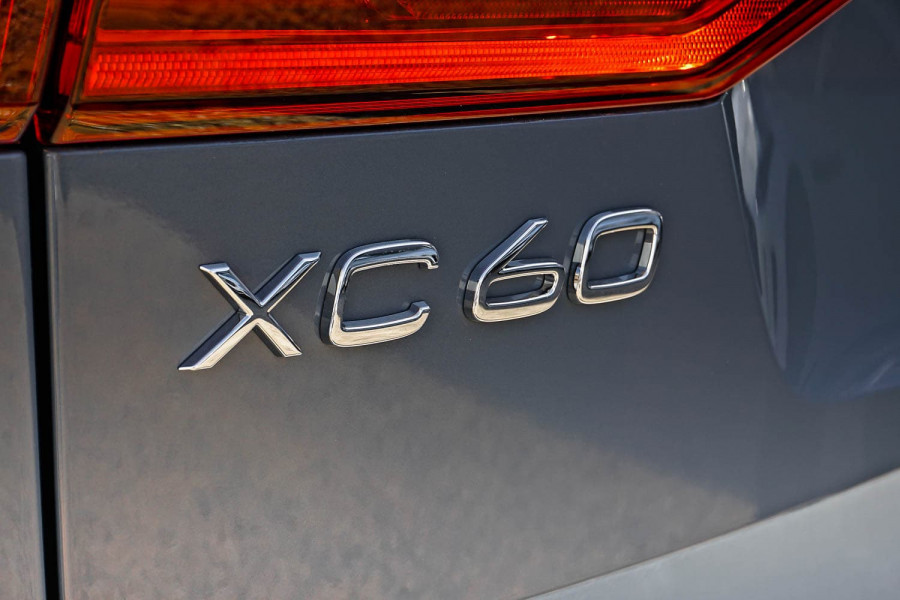 2021 MY22 Volvo XC60  B5 Inscription Suv Image 17