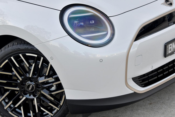 2026 MINI Cooper J01 SE Favoured Hatch image 27