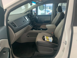 2015 MY16 Kia Carnival YP SLi Wagon Image 5