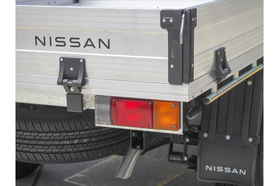 2021 Nissan Navara D23 SL Cab chassis