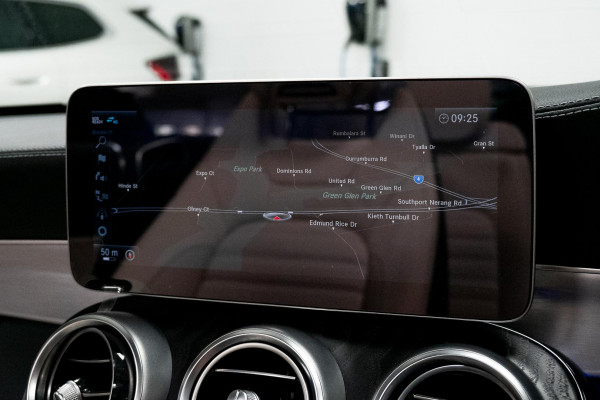 2021 Mercedes-Benz C-Class A205 C200 Convertible image 18