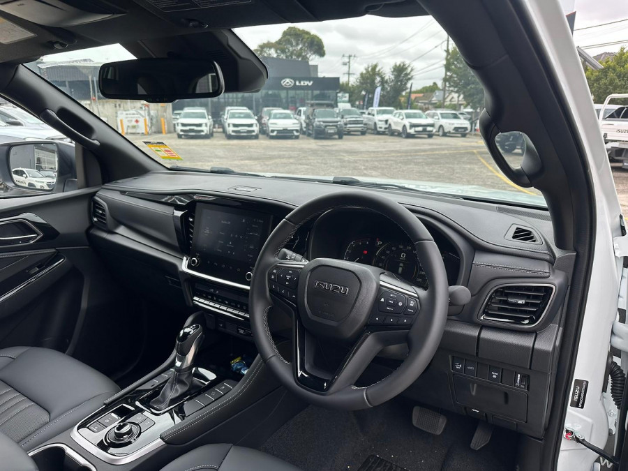 2025 MY25.5 Isuzu MU-X RJ LS-T SUV Image 9