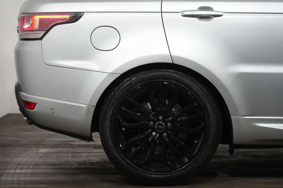 2015 Land Rover Range Rover Sport SDV6 HSE Dynamic SUV Image 6