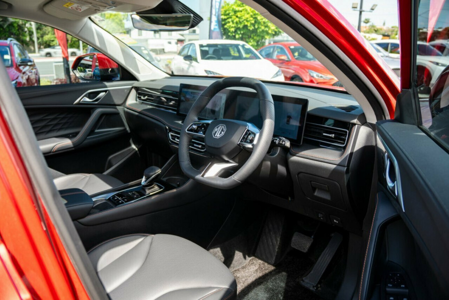 2024 MY24.5 MG HS AS33 Essence SUV Image 16
