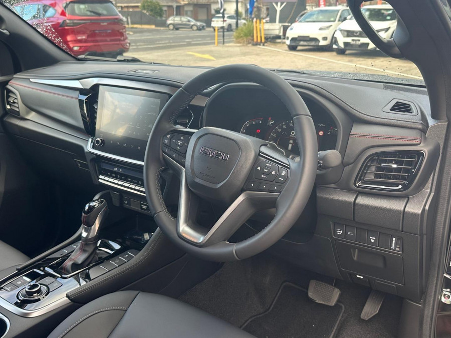 2026 MY25.5 Isuzu MU-X RJ X-TERRAIN SUV Image 8
