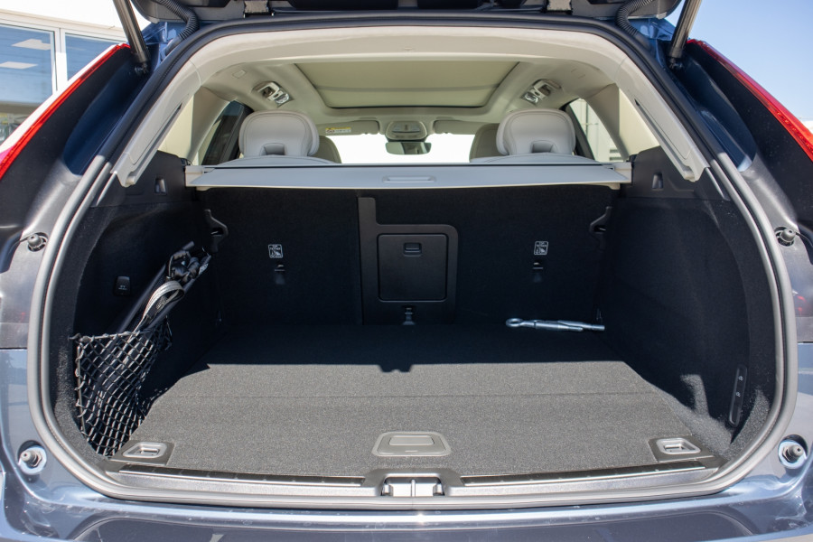 2025 Volvo XC60 UZ Ultra T8 Plug-In Hybrid SUV Image 9