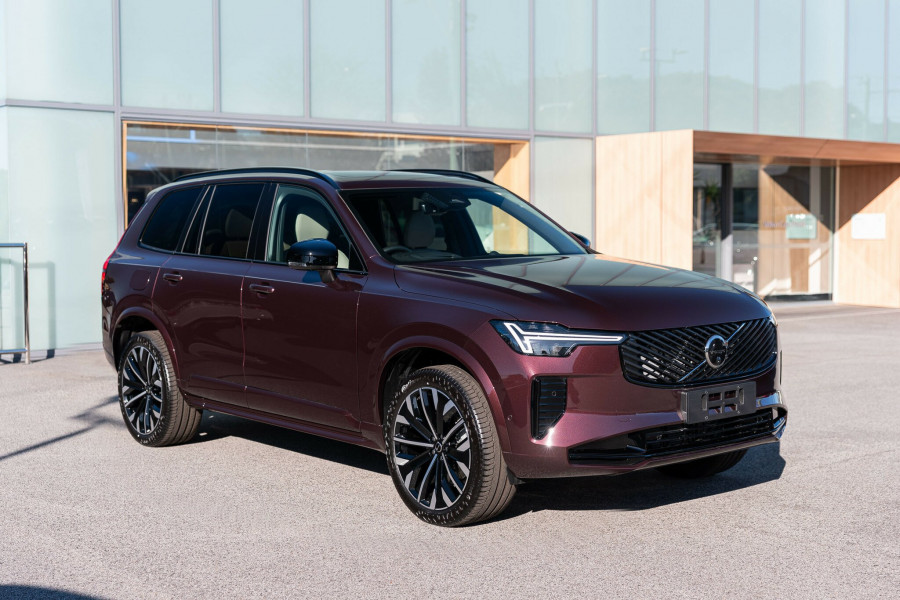 2026 Volvo XC90 L Series Ultra B5 Dark SUV Image 1