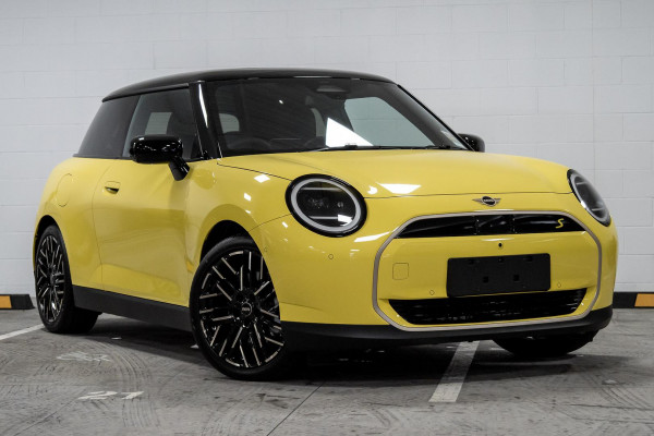 MINI Cooper SE Favoured J01