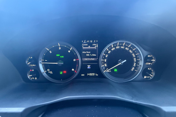 2019 Toyota LandCruiser VDJ200R Sahara SUV Image 16
