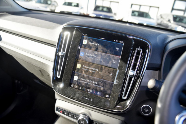 2025 Volvo XC40 XZ Plus B4 SUV Image 16