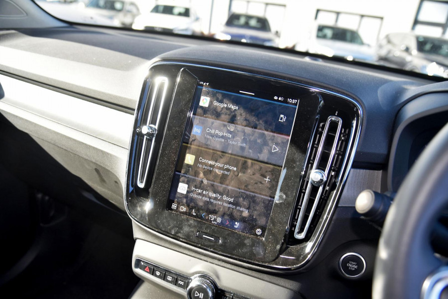2025 Volvo XC40 XZ Plus B4 SUV Image 16