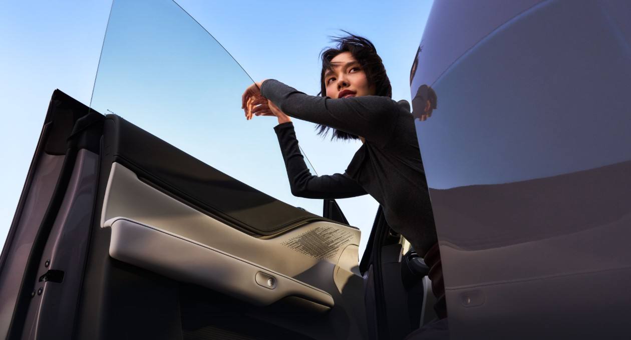 Quiet-Cabin Glass Package Image