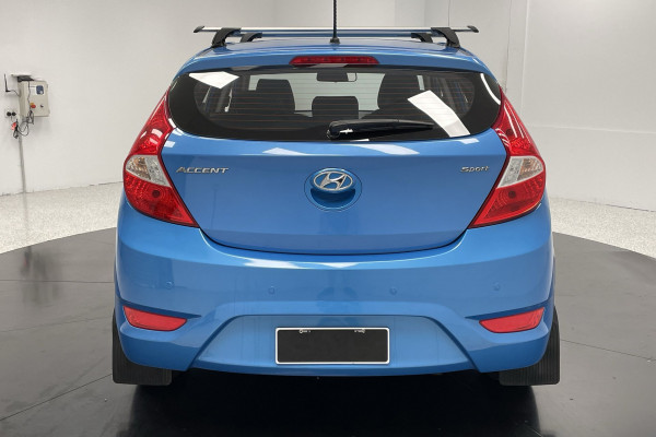 2018 Hyundai Accent Sport Hatch Image 4