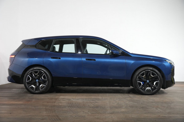 2022 BMW iX xDrive40 Sport SUV Image 4
