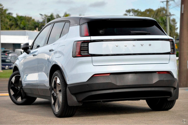 2025 Volvo EX30  Single Motor Extended Range Plus SUV Image 5