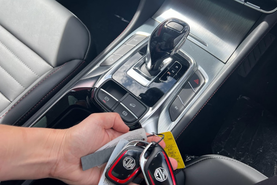2023 MG HS Plug-in Hybrid SAS23 Essence SUV Image 13