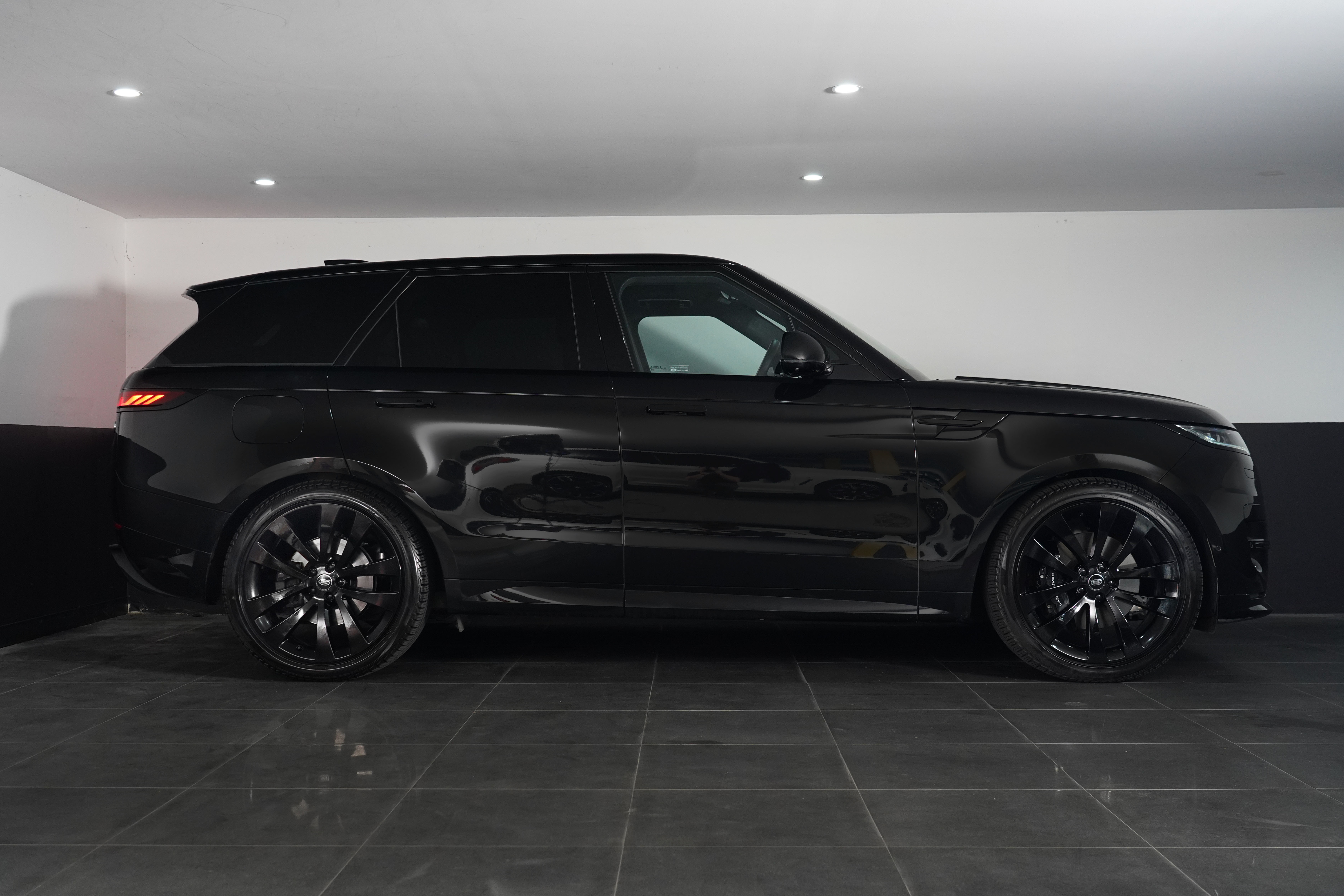2023 Land Rover Range Rover Sport Sport D300 Se Dynamic (221kw) SUV Image 14