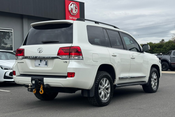 2017 Toyota LandCruiser VDJ200R Sahara SUV Image 6