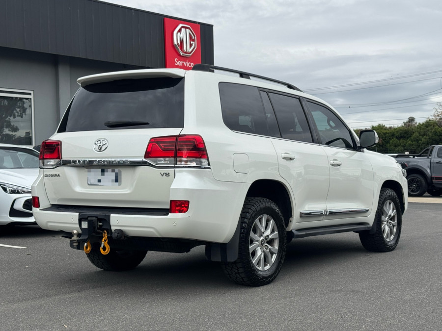 2017 Toyota LandCruiser VDJ200R Sahara SUV Image 6