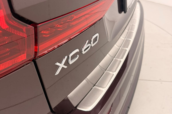 2025 MY26 Volvo XC60 UZ Ultra B5 Dark SUV Image 10