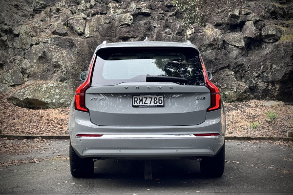 2025 Volvo XC90 L Series B5 AWD Plus SUV Image 7