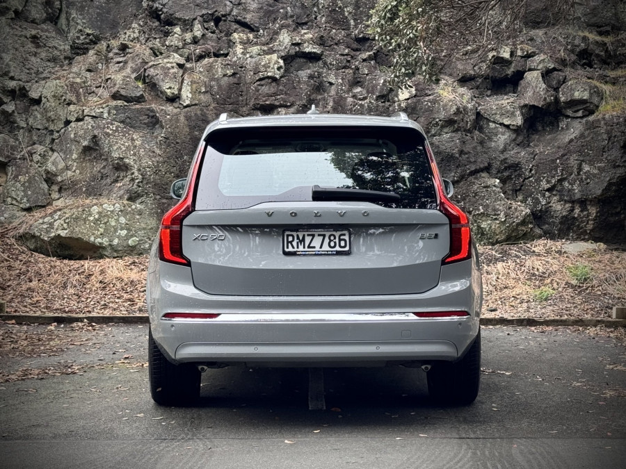 2025 Volvo XC90 L Series B5 AWD Plus SUV Image 7