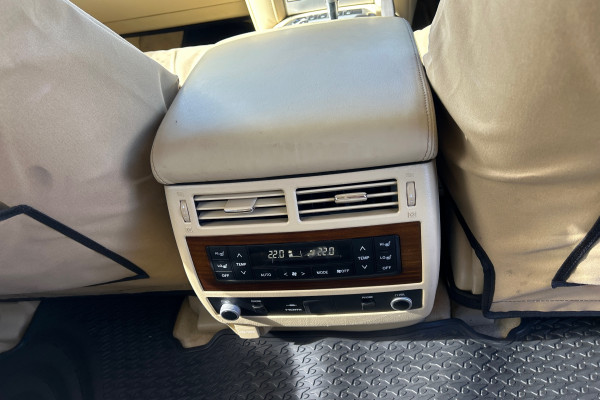 2016 Toyota LandCruiser VDJ200R Sahara SUV Image 14