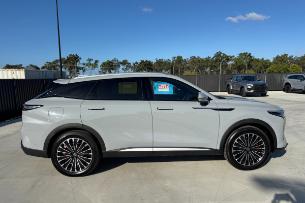 2026 MY25 Jaecoo Omoda 9 Wagon Image 8