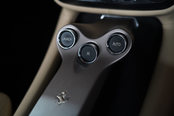 2011 Ferrari California Convertible Image 29