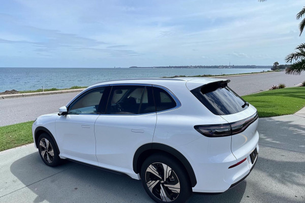 2026 Geely EX5 E245 Inspire Extended Range SUV Image 3