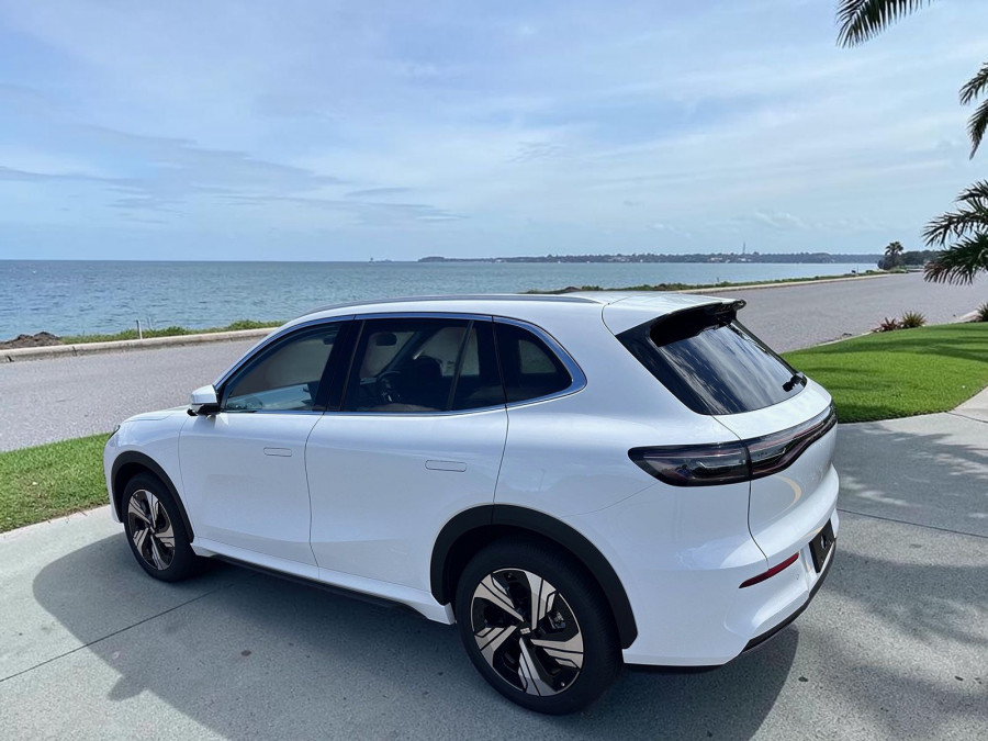 2026 Geely EX5 E245 Inspire Extended Range SUV Image 3