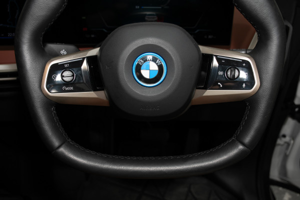 2022 BMW iX xDrive50 Sport SUV Image 17