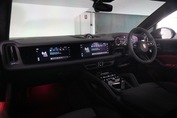 2024 Porsche Cayenne GTS Coupe Image 28