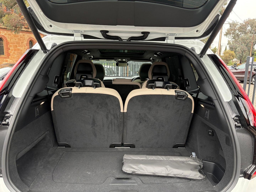 2026 Volvo XC90 L Series Plus B5 Bright SUV Image 15