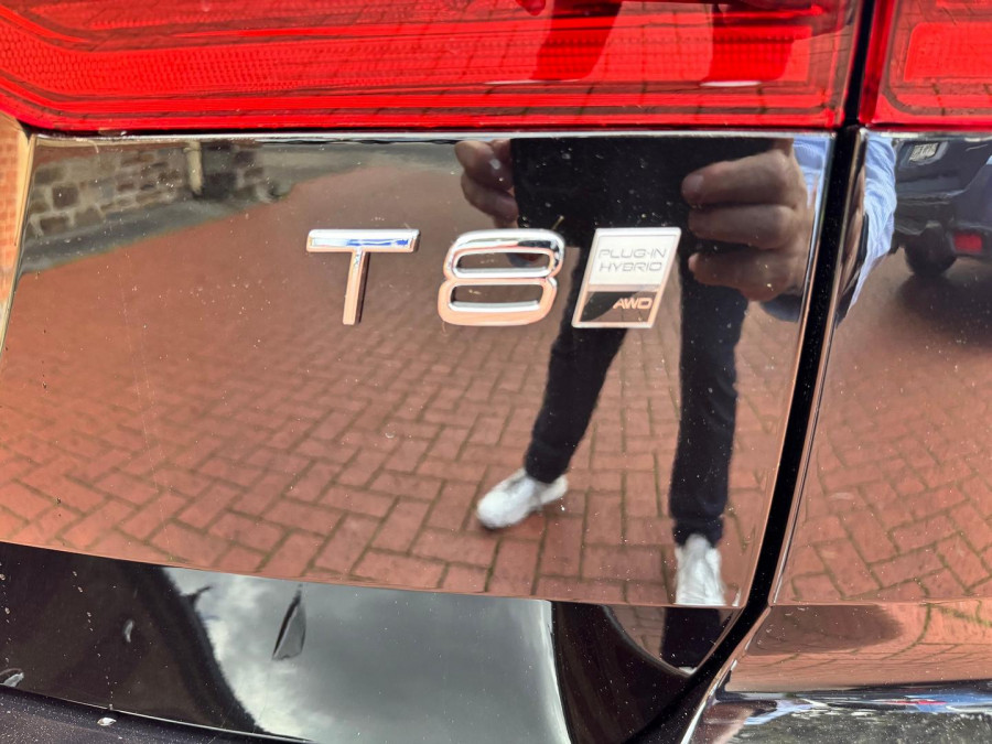 2025 Volvo XC60 UZ Plus T8 Plug-in Hybrid SUV Image 16