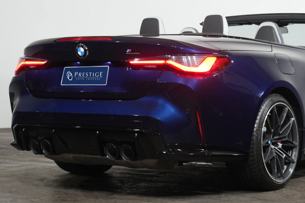 2021 BMW M4 Competition Convertible Image 8