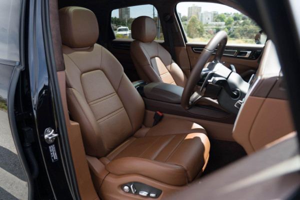 2021 Porsche Cayenne Gts SUV Image 6