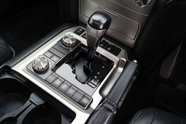 2016 Toyota LandCruiser VDJ200R Sahara SUV Image 20