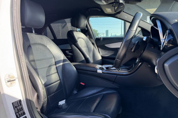 2016 Mercedes-Benz C-Class W205 C250 Sedan Image 15